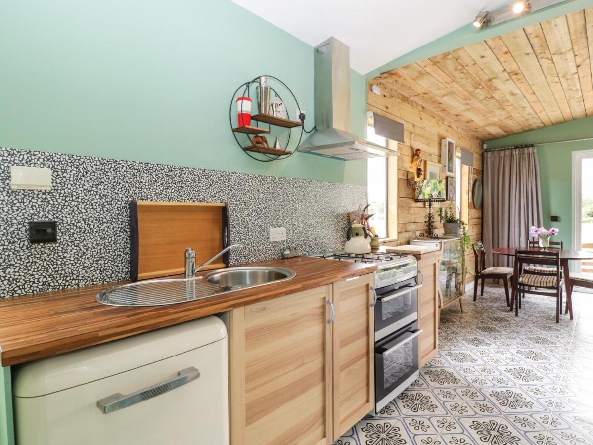 Lulu Logs Villa Bristol Bagian luar foto