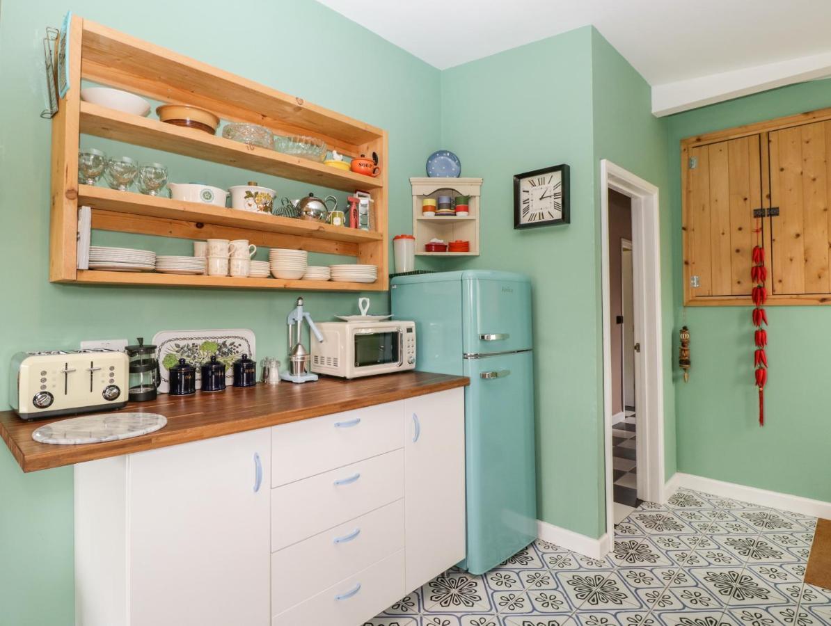 Lulu Logs Villa Bristol Bagian luar foto