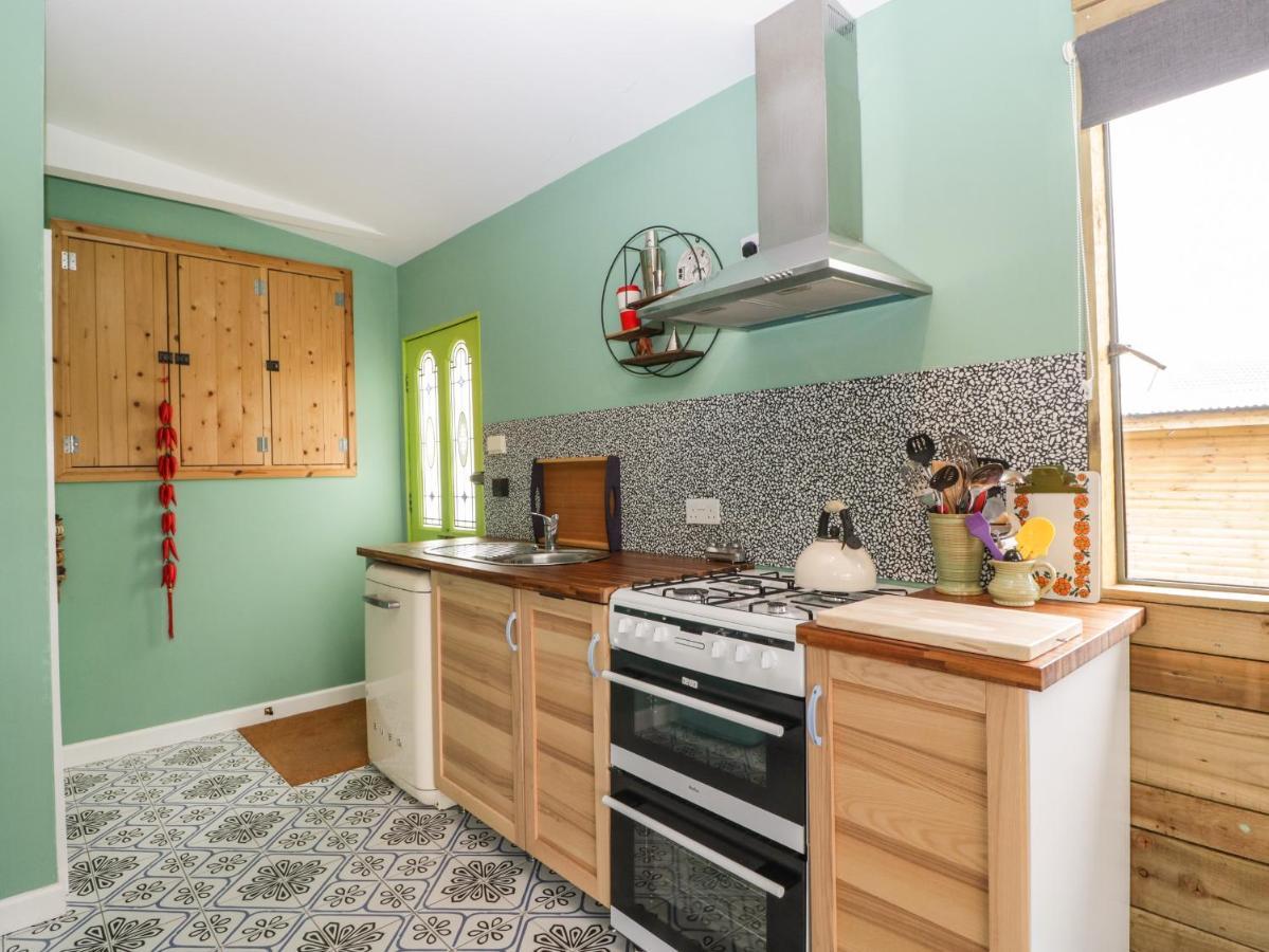 Lulu Logs Villa Bristol Bagian luar foto