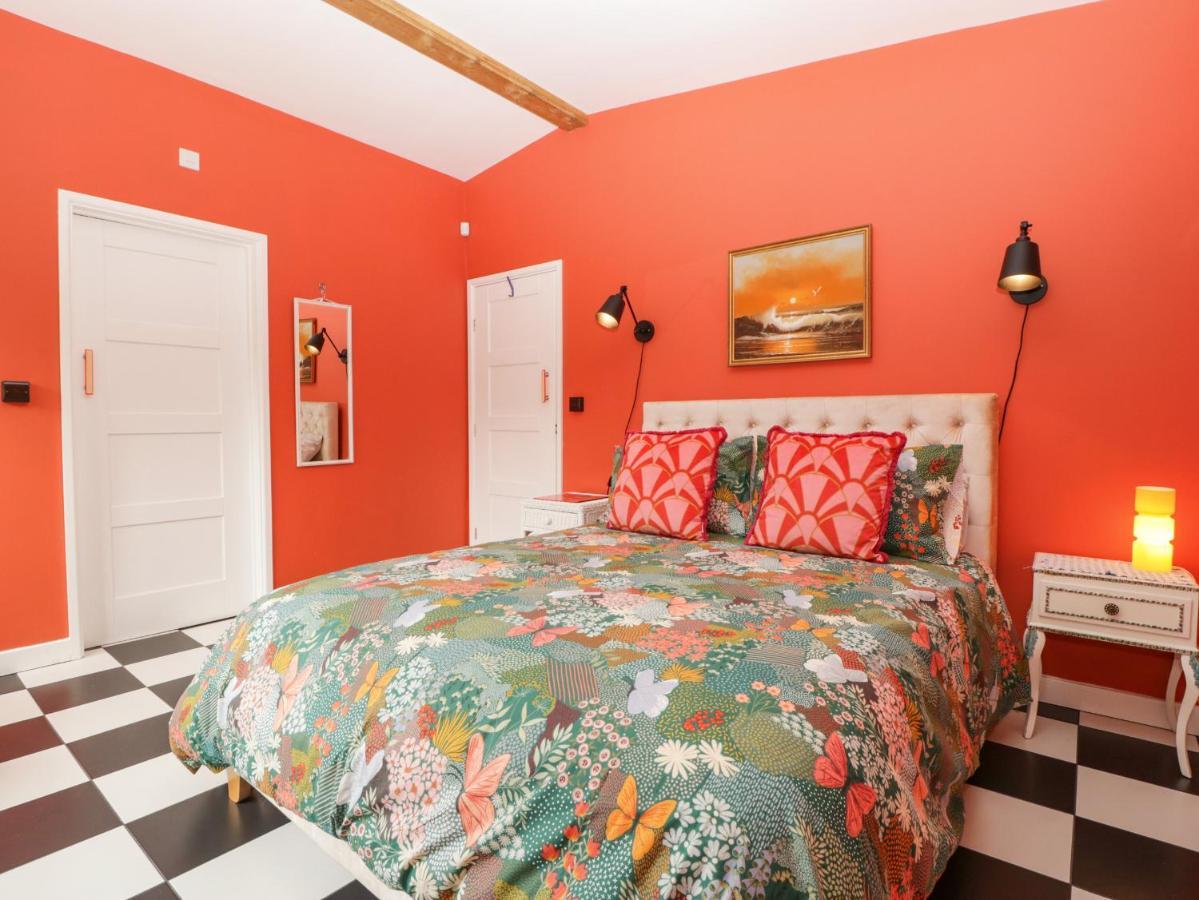 Lulu Logs Villa Bristol Bagian luar foto
