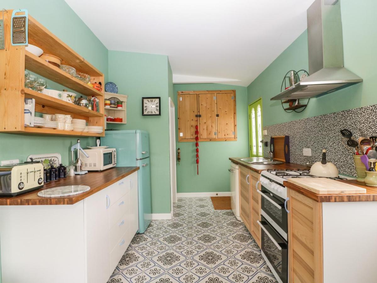 Lulu Logs Villa Bristol Bagian luar foto
